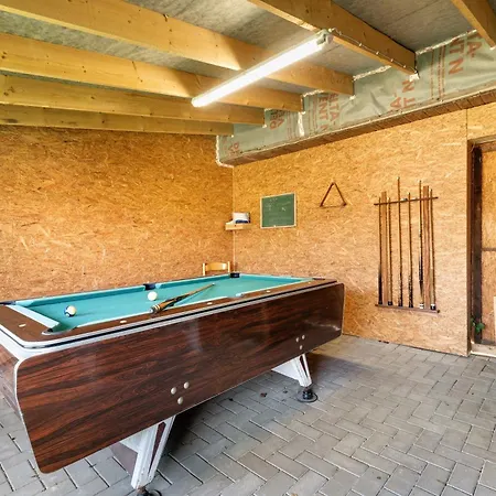Haus Schoeneck بيت للعطل أوترندورف