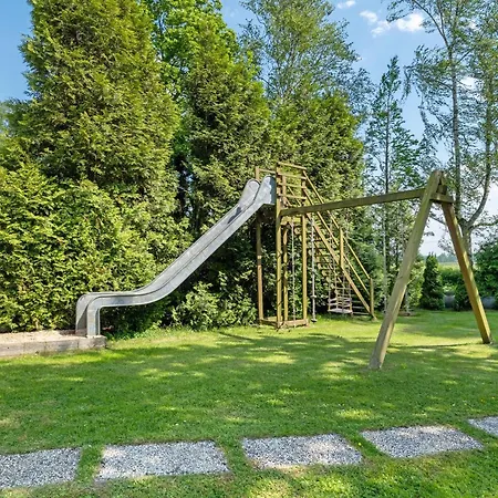 Haus Schoeneck بيت للعطل *